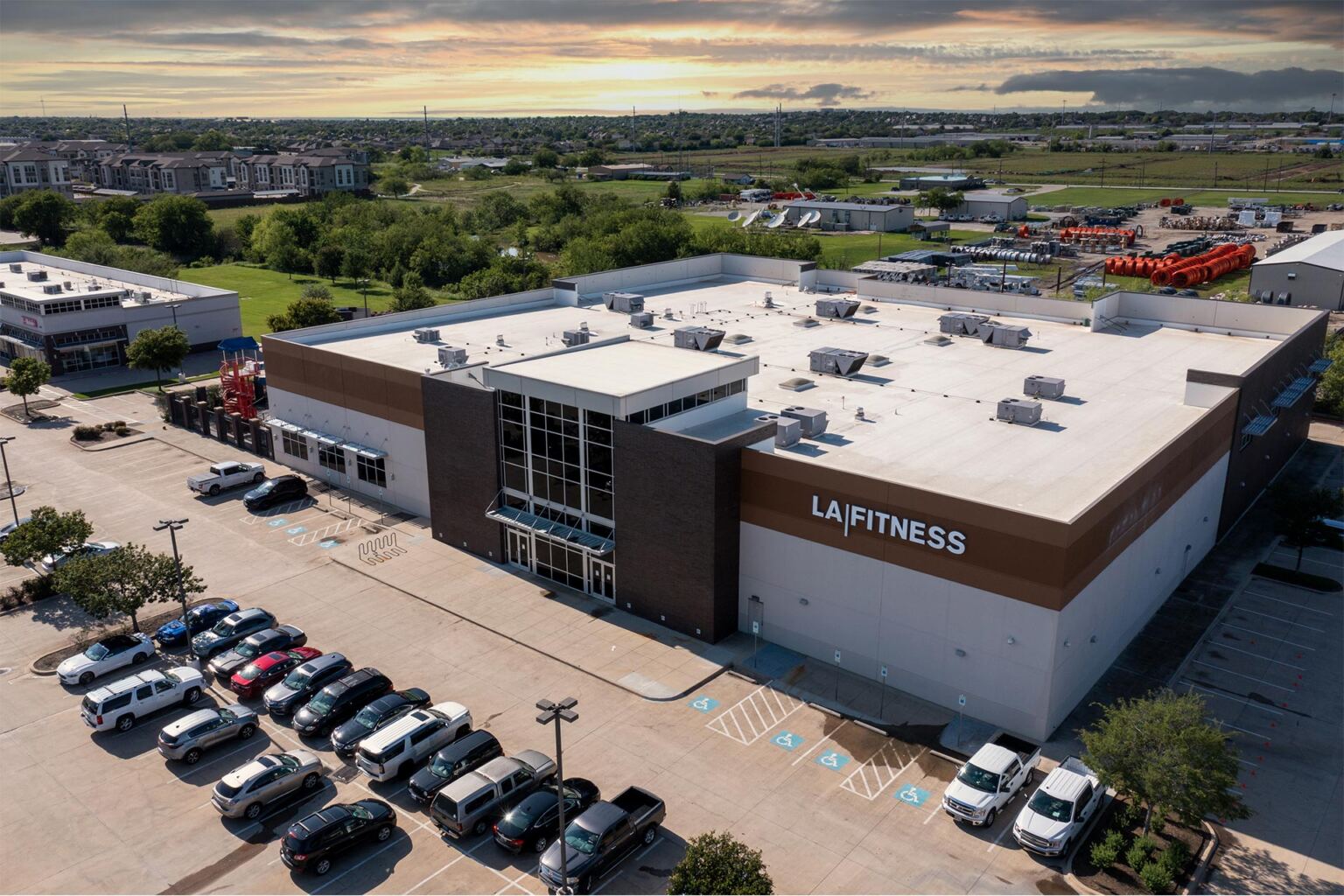 LA Fitness - Keller TX - Featured Listing | NNN Fitness